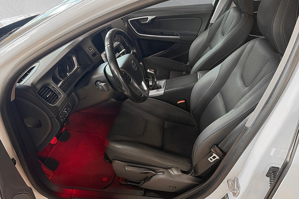 Volvo V60 D4 Momentum Business Edition Pro Taklucka Fullservad