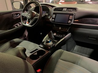 Halvkombi Nissan Leaf 10 av 26