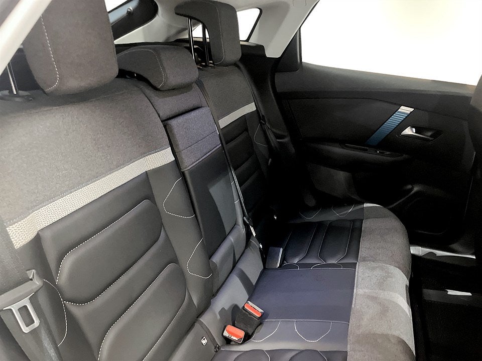 Bild på Citroën e-C4 Shine 50kWh 136hk Aut - B-KAMERA,CARPLAY,RATTVÄRME
