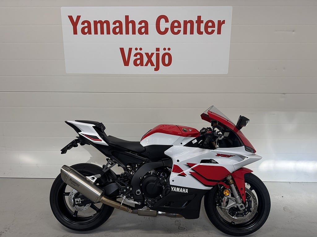 Yamaha YZF-R9 70TH *Akrapovic*