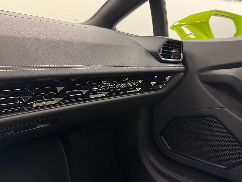 Lamborghini Huracán 2022 - miniatyr 24