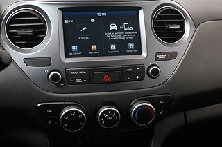 Halvkombi Hyundai i10 17 av 19