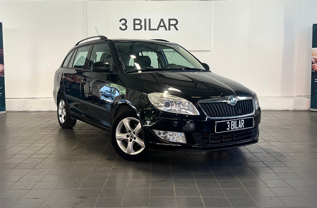Skoda Fabia Kombi 1.6 TDI Elegance Drag PDC 2 Brukare Nybesiktad