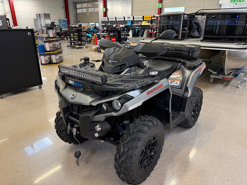 Can-Am Outlander PRO 650 inkl vinsch, hand-tumvärme & extrabelysning.