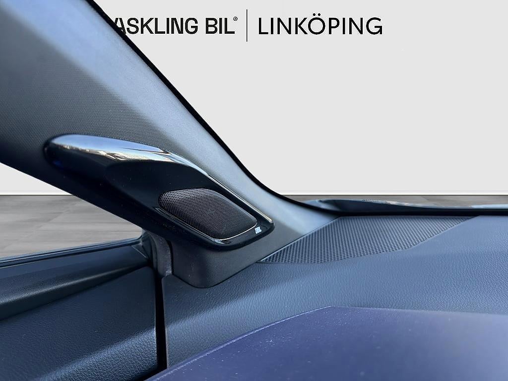 Toyota C-HR 2017 - miniatyr 13