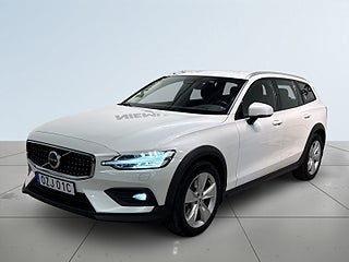 Volvo V60 Cross Country B4 AWD Drag GPS Skinn Kamera Pvärm S/V-hjul – bild 16