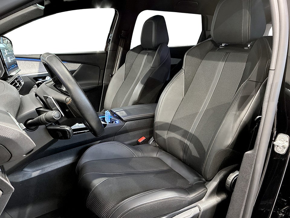 Bild på Peugeot 5008 GT 1.2 PT 130hk Aut B-KAMERA CARPLAY 7-SITS