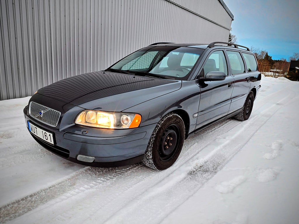 Volvo V70 2.4 Kinetic 170 hk /Mkt välvårdad /Nybytt kamrem