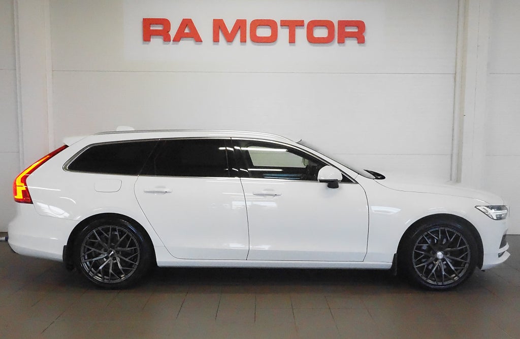 Volvo V90 T5 254hk Geartronic Momentum |Drag|Navi|Kamera| 2017