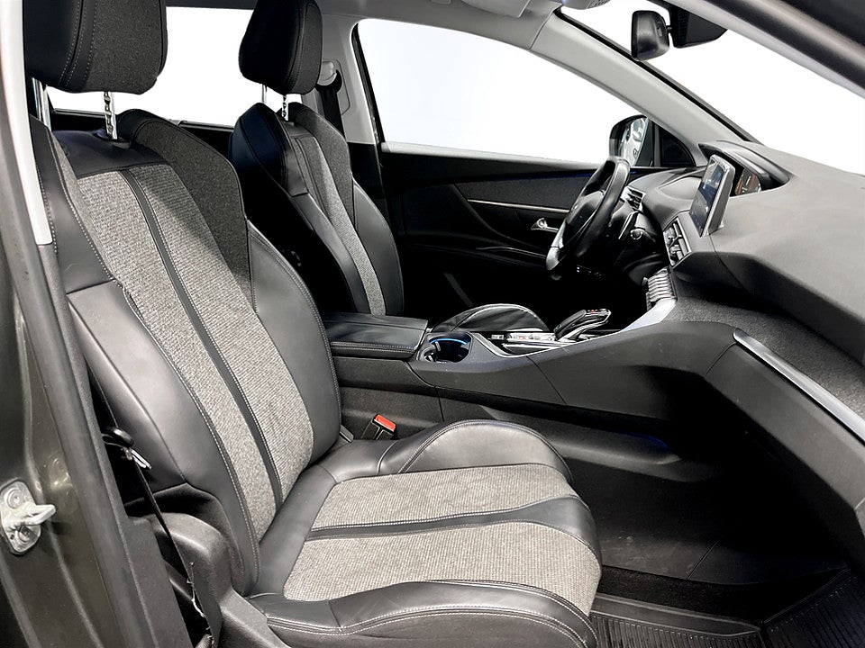 Bild på Peugeot 5008 Allure 1.6 THP 165hk Aut 7-SITS B-KAMERA CARPLAY