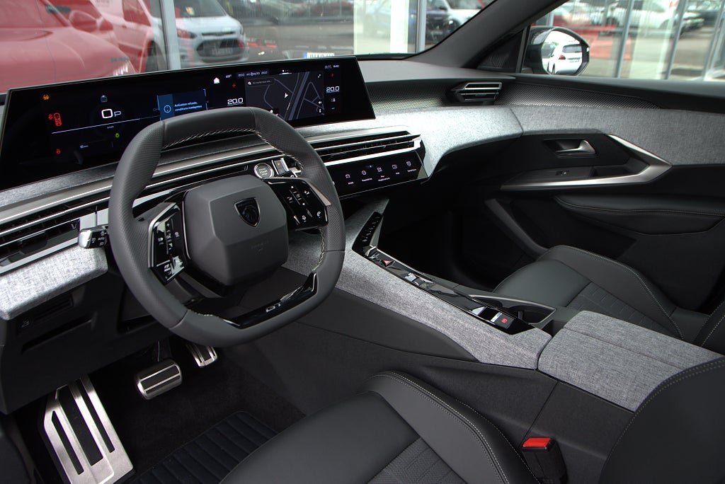 Peugeot 5008 Edition Hybrid 145hk 7-sits *Fri service 3 år