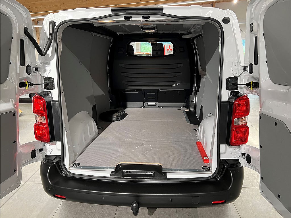 Bild på Citroën e-Jumpy Business Premium 75kWh 136hk Aut L2 - KEYLESS,NAV,DRAG