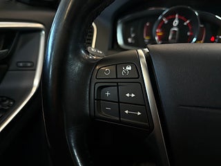 Volvo XC60 D4 AWD Geartronic Classic Summum S&V/Pano/Kamera/Dvärm – bild 20