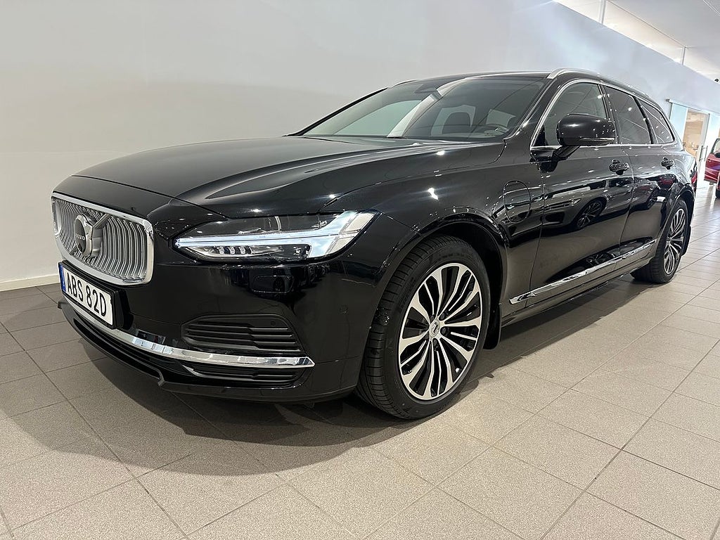 Volvo V90 T6 Core Edition II / 360 Kamera / Dragkrok / Na...