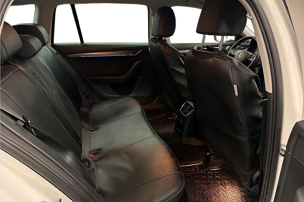 Skoda Octavia SKODA OCTAVIA III Combi 1.5 TSI G-TEC, MOMS, V-hjul, Drag