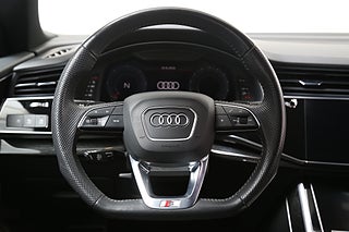 SUV Audi Q8 17 av 28