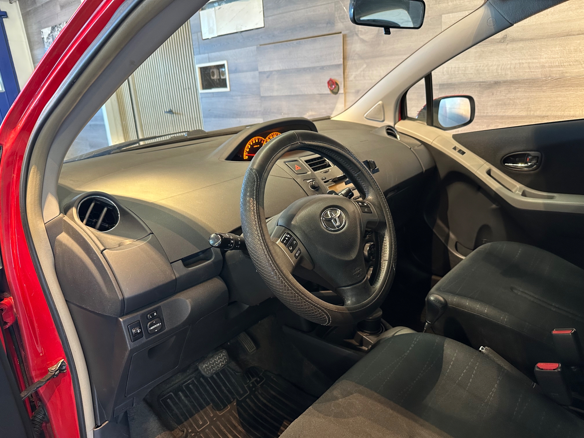Toyota Yaris 5-dörrar 1.33 VVT-i 2011, bild 7/54