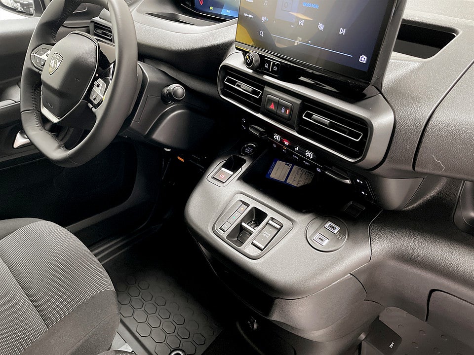 Bild på Peugeot Partner Plus 130hk Aut L2 - EDITION! SERVICE & V-HJUL INGÅR!