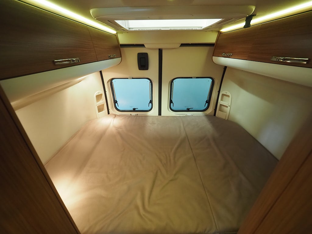Adria Twin SP 120hk | Markis | Dragkrok | Under 6m | Plåtis 2011