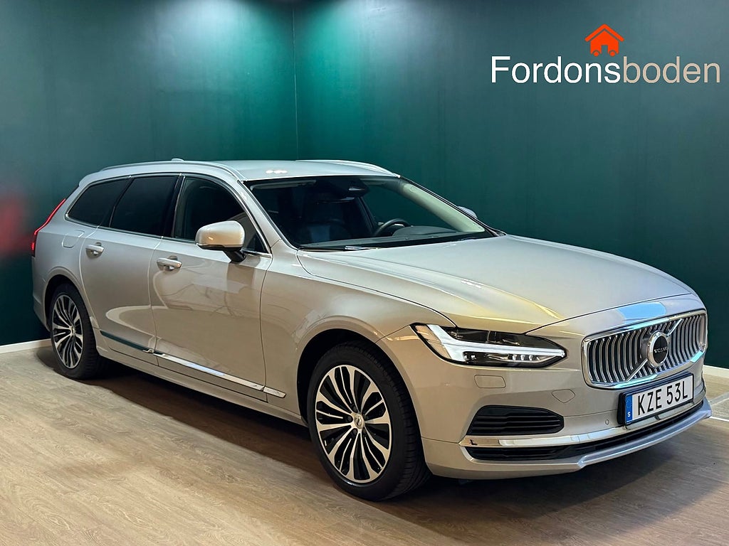 Volvo V90 Recharge T6 AWD Core Drag Värme Kamera MOMS