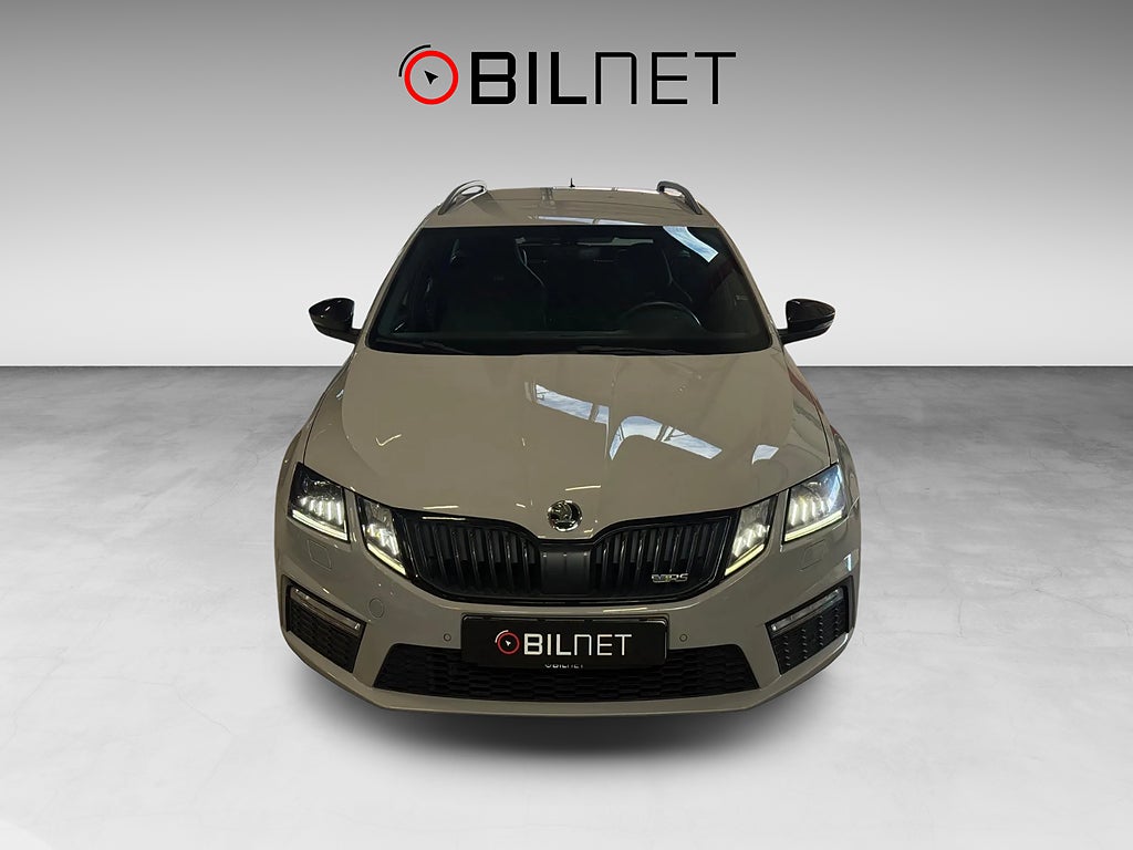 Skoda Octavia Kombi RS 2.0 TSI Canton Steel Grey Drag Värmare Cockpit
