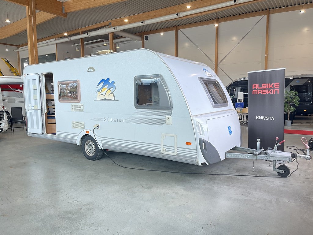 Knaus SÜdwind 500 / Barnkammare / 1370kg / 995kr/mån / 