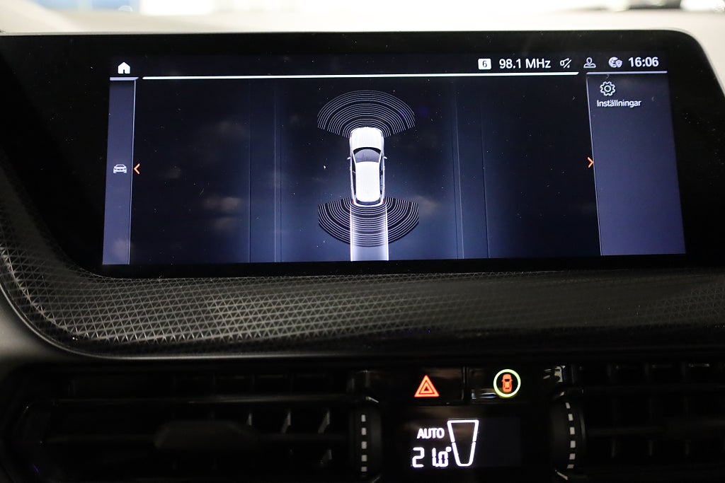 BMW 118I Sport line 136hk Navi Rattvärme PDC Leasbar LED 2022