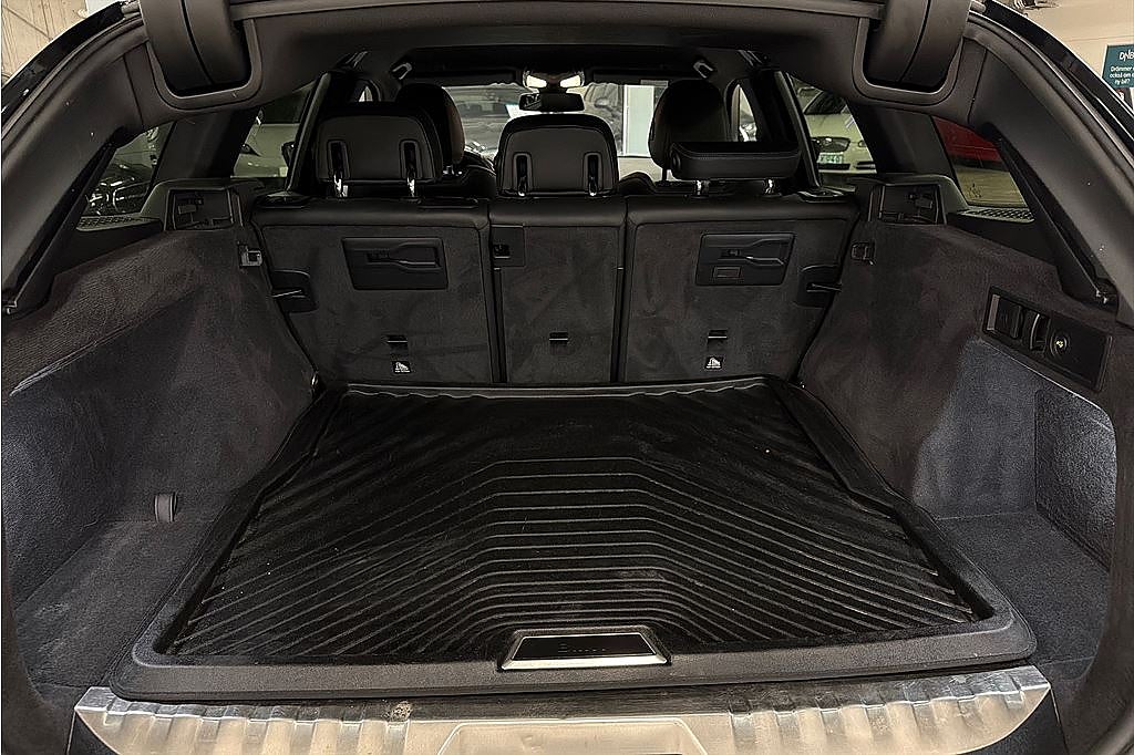 BMW 330 e Touring M-Sport, Rattvärme, HiFi, Drag