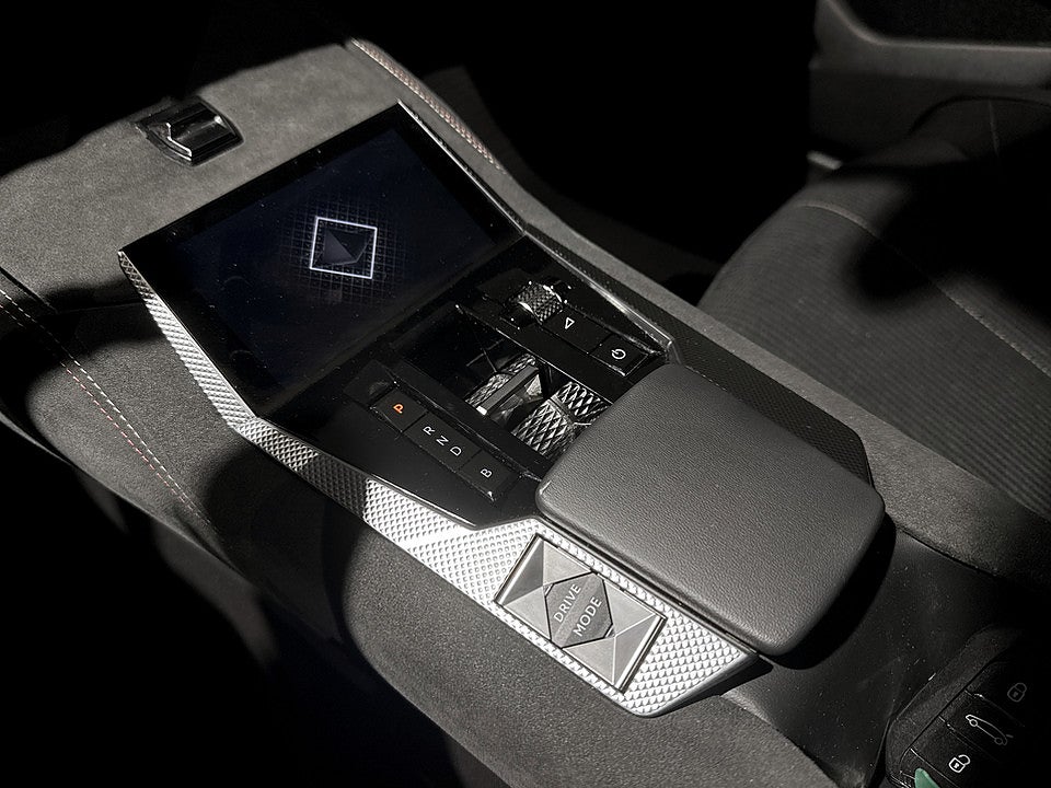 Bild på DS 4 E-Tense P.Line+ 225hk Aut INK. TRYGGHETSPAKET