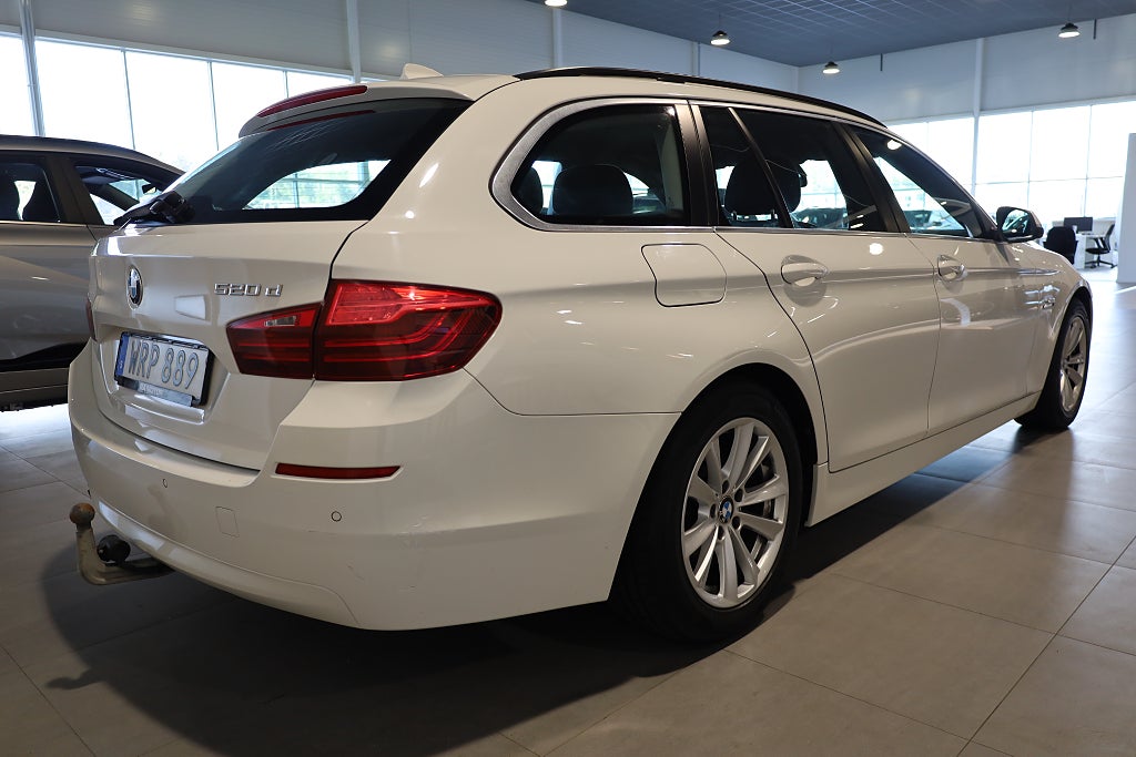 BMW 520 d Touring Aut Drag PDC Connected Blåtand Rattvärme 2016