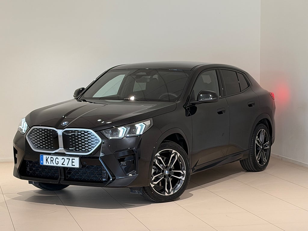 BMW iX2 xDrive 30, M-Sport, Drag, Värmare,Adpt Farthållare,Navi