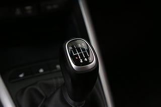 Halvkombi Kia Rio 23 av 25