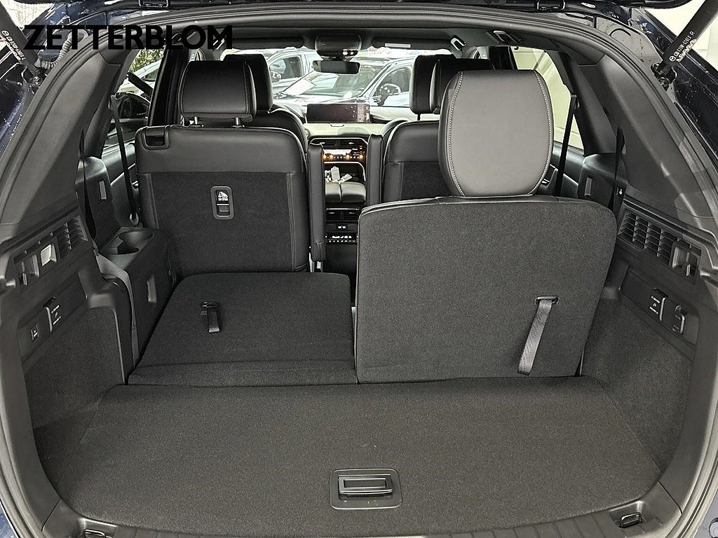 SUV Mazda CX-80 19 av 26