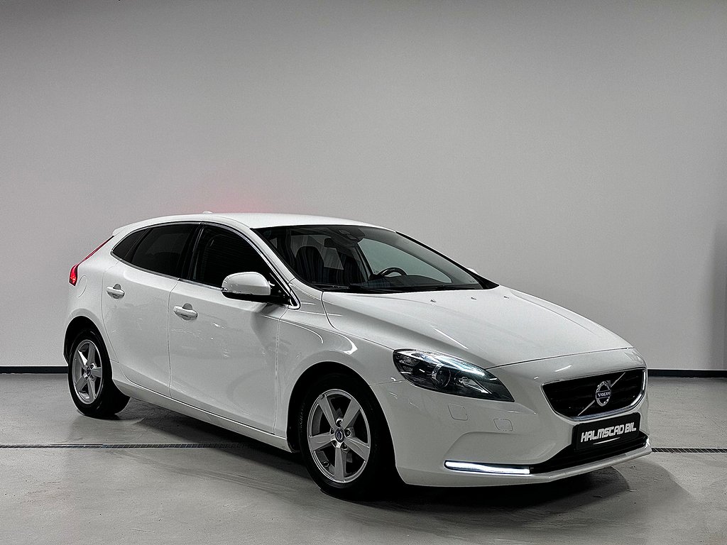 Volvo V40 D2 Momentum Avtagbar Dragkrok ”Välservad” 