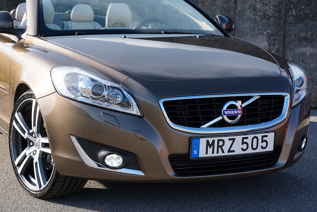 Volvo C70 T5 230hk Summum|Låga Mil|Sv-Såld|Keyless|Premium Sound|