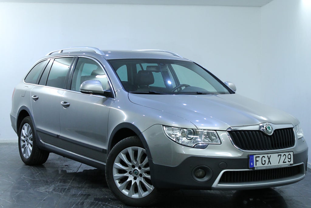 Skoda Superb Kombi 2.0 TDI 4x4 Elegance 1 Ägare