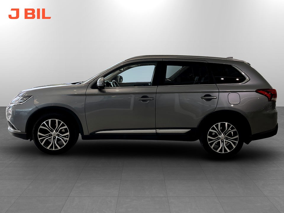 Bild på Mitsubishi Outlander Business 2.2 Di-D 150hk Aut 4WD B-KAMERA ELSTOL