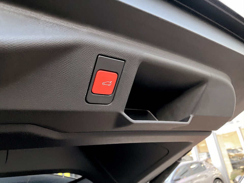 Bild på Peugeot 5008 GT Hybrid 145hk Aut 7-SITS B-KAMERA CARPLAY