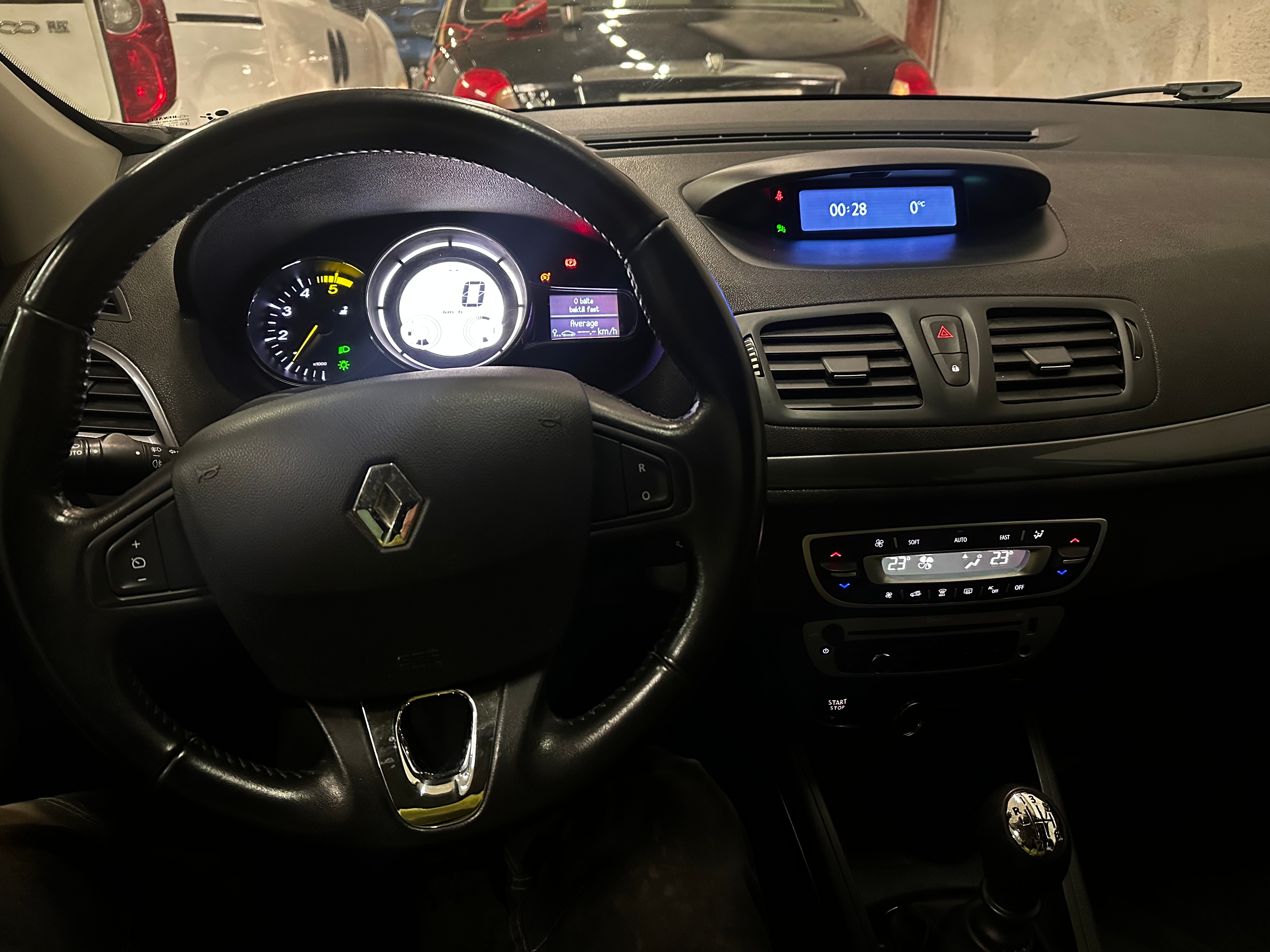 Renault Megane 2015, bild 5/37