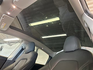 Tesla Model Y Long Range AWD Drag/360°/förkond app/skinn/Pano/S&Vdäck – bild 19