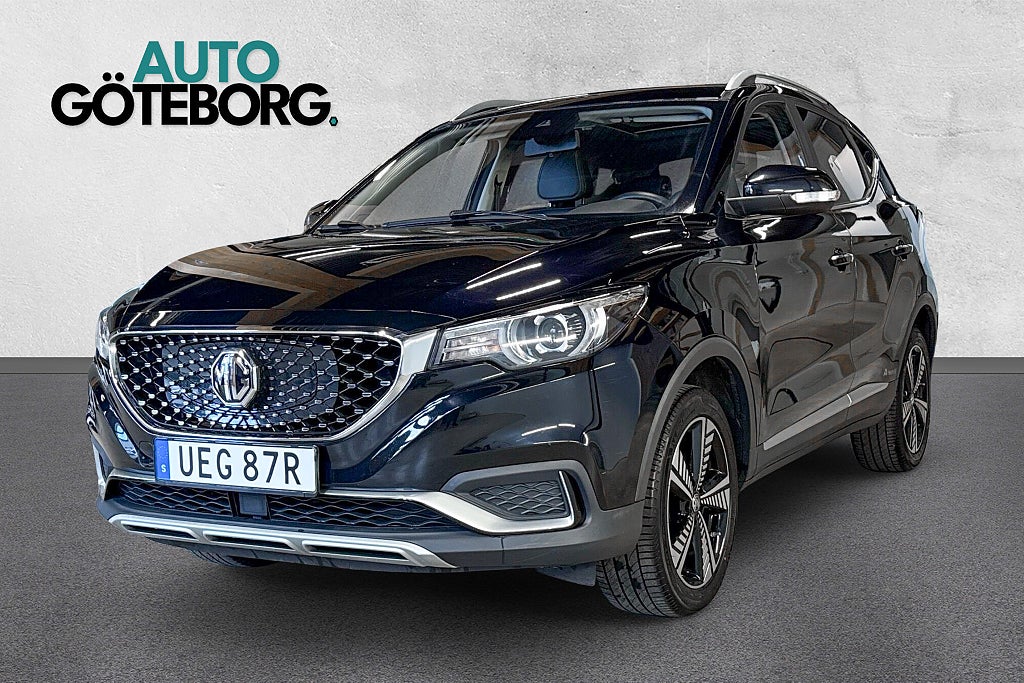 MG ZS EV Luxury Välservad Momsbil Panorama Skin 