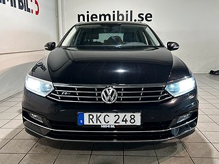 Volkswagen Passat Sportscombi R-Line AWD Dvärm Kamera Drag