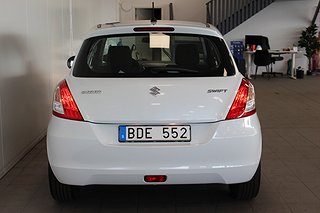 Halvkombi Suzuki Swift 5 av 14