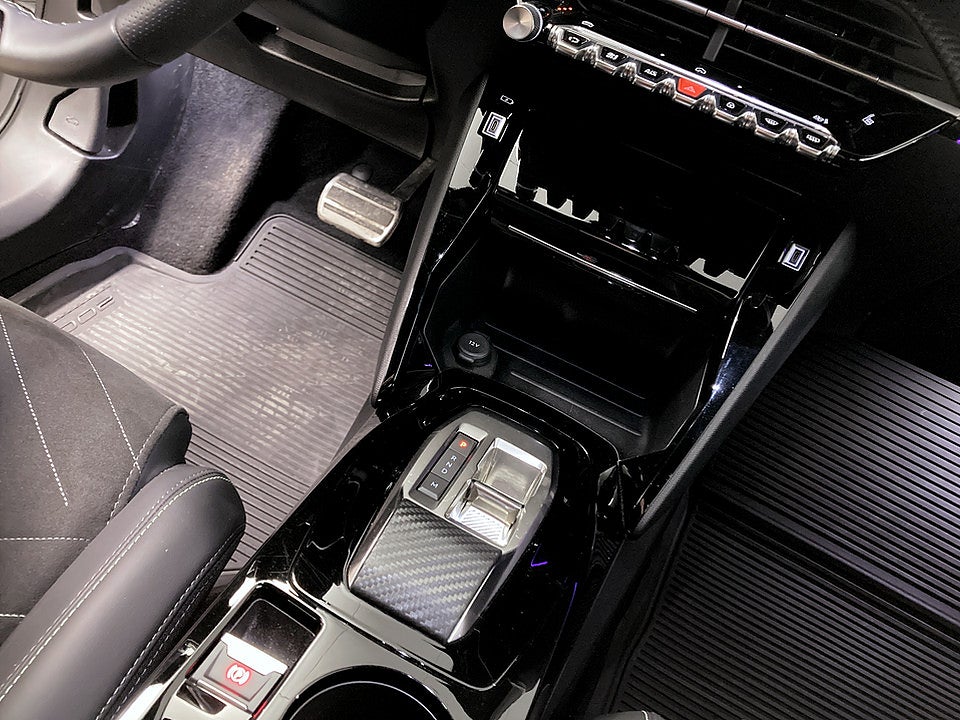 Bild på Peugeot 2008 GT 1.2 PT 130hk Aut B-KAMERA CARPLAY NAV