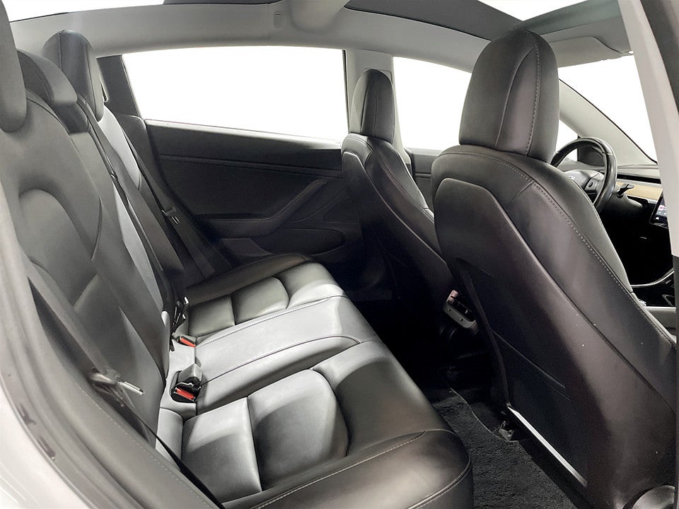 Bild på Tesla Model 3 Long Range 440hk Aut AWD PANO PREMIUM INTERIÖR