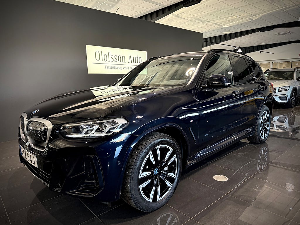 BMW iX3 M Sport Glastak Cockpit Läder Drag - bild 34