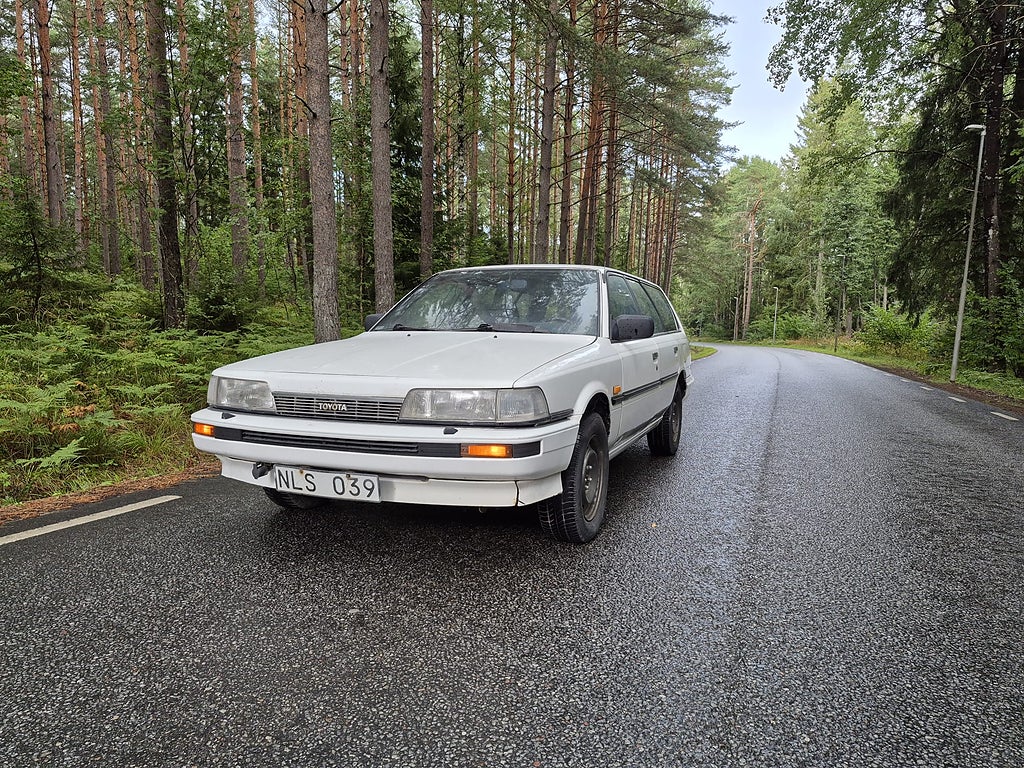 Toyota Camry Kombi 2,0 121hk skattefri NY besiktigad