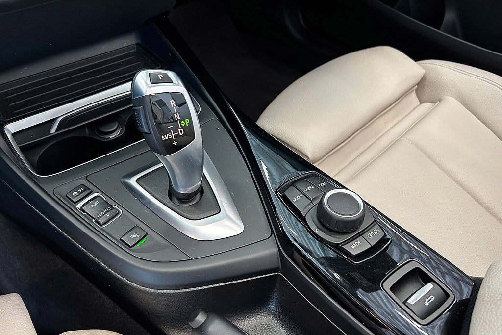 BMW 220i 2018 - miniatyr 13