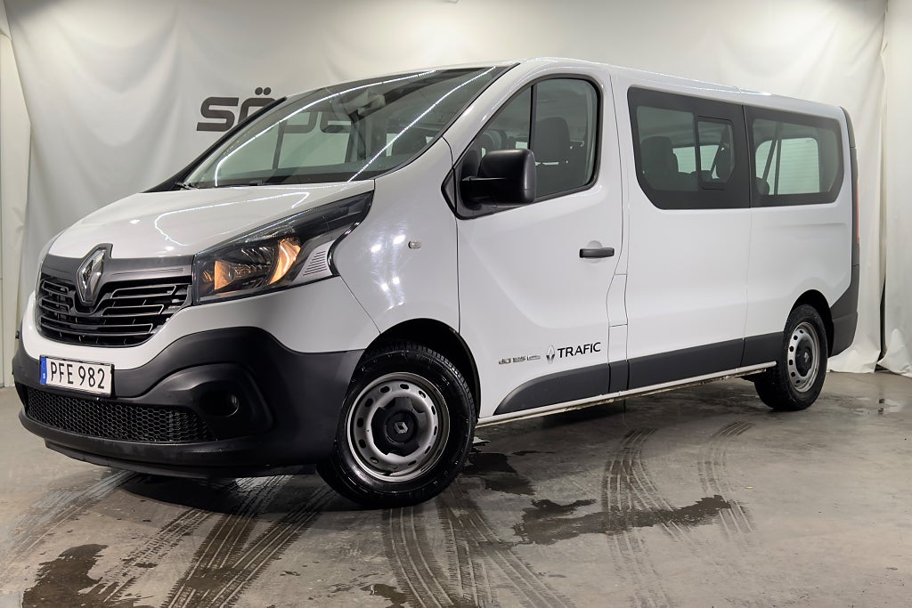 Renault Trafic Kombi 2.7t 1.6 dCi 9-SITS DRAG VÄRMARE MOMSBIL