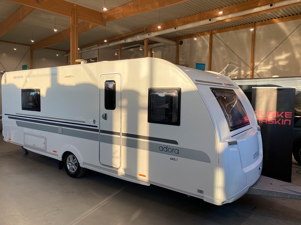 Adora 643 UT - Adria Adora 643 UT / Förtält / ALDE / AC / Bäddskåp